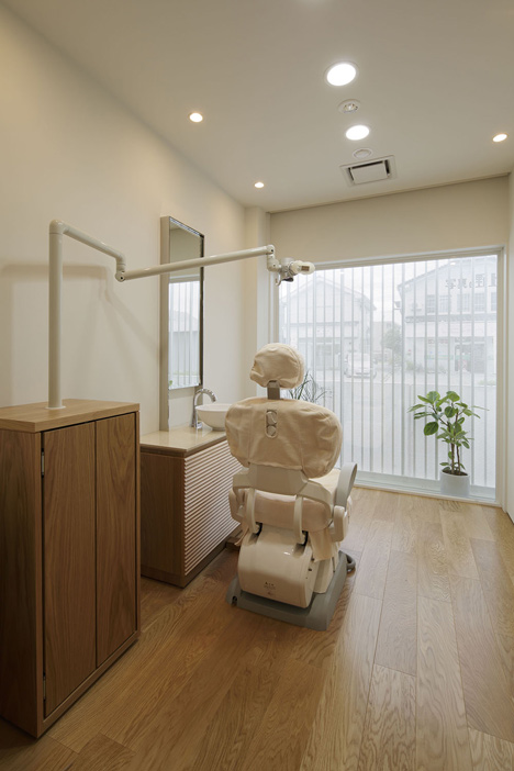 White Essence Takashima and Salon de M by Ryutaro Matsuura