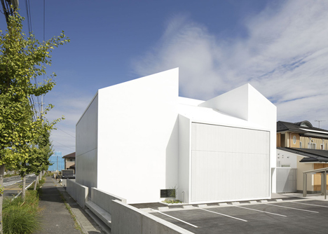 White Essence Takashima and Salon de M by Ryutaro Matsuura