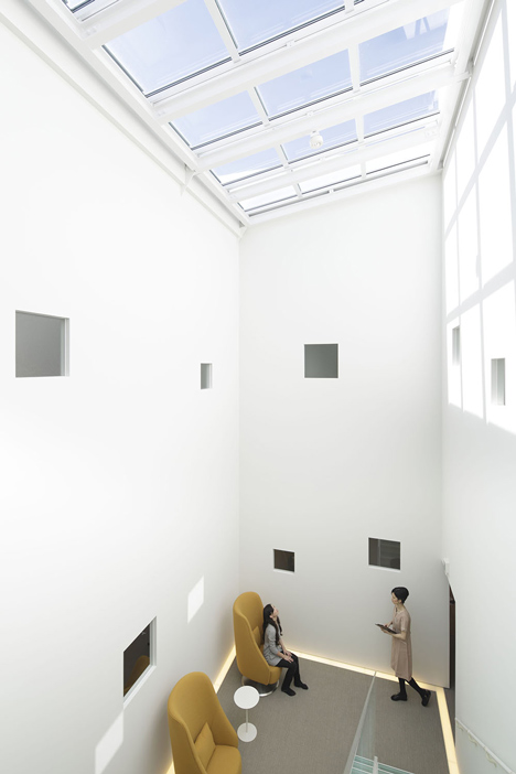 White Essence Takashima and Salon de M by Ryutaro Matsuura