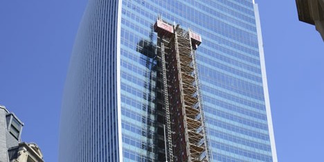 Rafael Viñoly's Walkie Talkie "melts cars"