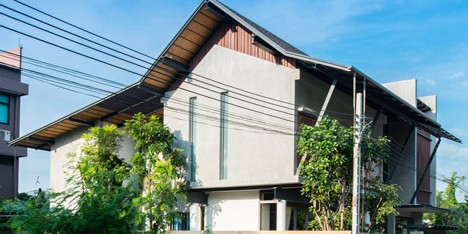 Baan Yo Yen courtyard house in Thailand by TACHA_Design
