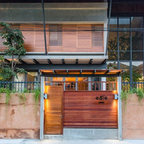 Baan Yo Yen courtyard house in Thailand by TACHA_Design