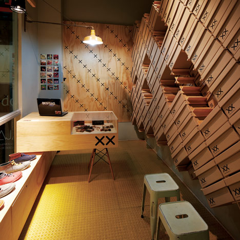Bestias XX shop interior by Move Architects