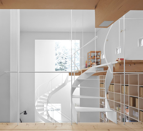 Case house with two staircases by Jun Igarashi Architects