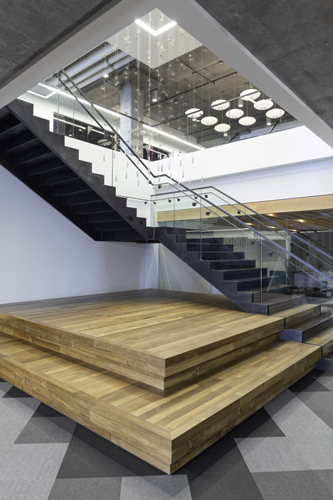 Cisco offices by Studio O+A features wooden meeting pavilions