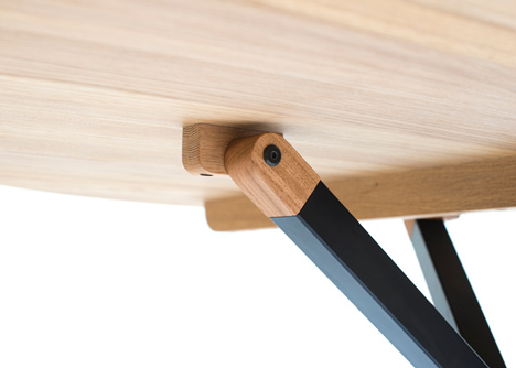 Frisbee dining table by Herman Cph