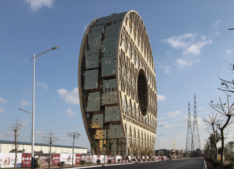 Doughnut-shaped skyscraper completes in Guangzhou
