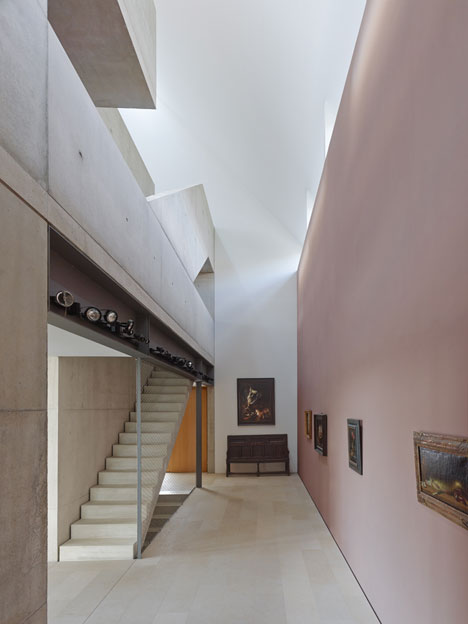 Stuttgart house by (se)arch with shingle-clad walls and a triple-height art gallery