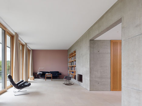 Stuttgart house by (se)arch with shingle-clad walls and a triple-height art gallery