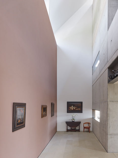 Stuttgart house by (se)arch with shingle-clad walls and a triple-height art gallery