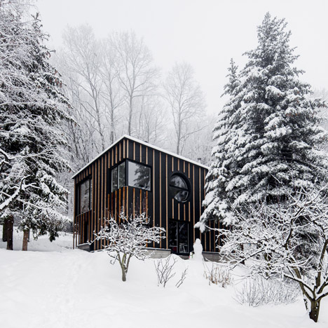 House in the woods in Hungary built in two days by T2.a Architects