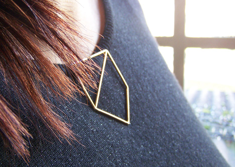 LessIs 3D-printed jewellery by Maria Jennifer Carew clips onto garments