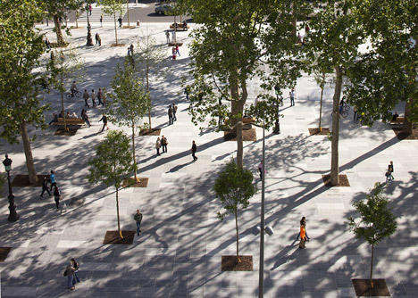 Place de la République and Monde & Médias Pavilion by TVK