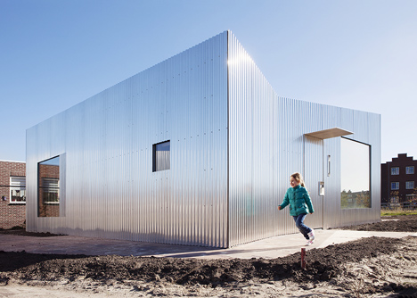 Aluminium-clad Rebel House by MONO