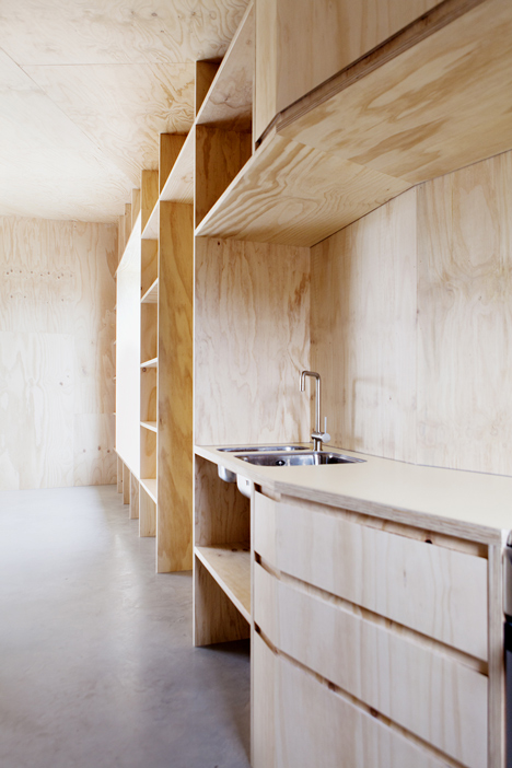Aluminium-clad Rebel House by MONO
