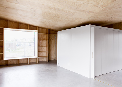 Aluminium-clad Rebel House by MONO