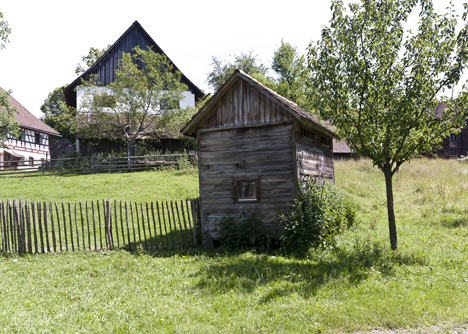 Small museum pavilion designed to resemble a rural shed by Von M
