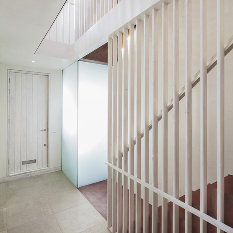 Jonathan Tuckey Design renovates a mews house for an ex-submariner