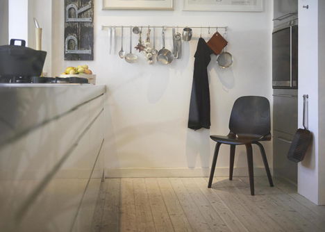 Viggo chair made from two curving plywood pieces by ShapingYourDay