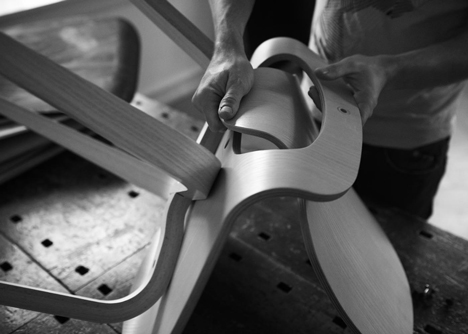 Viggo chair made from two curving plywood pieces by ShapingYourDay