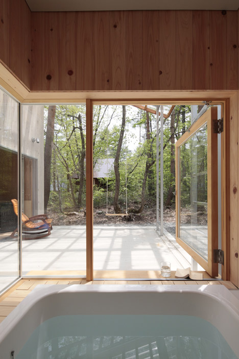 Villa in Hakuba by Naka Studio