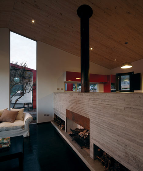 WA House in Chile by MAPA