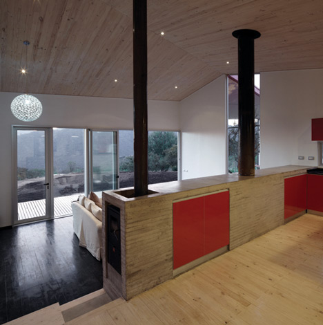 WA House in Chile by MAPA