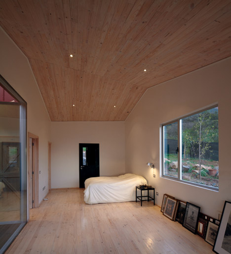 WA House in Chile by MAPA