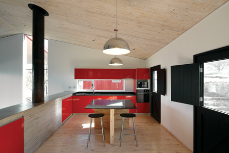 WA House in Chile by MAPA