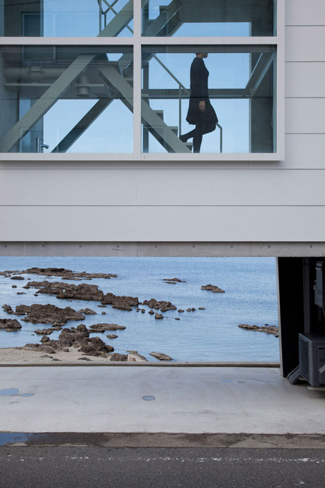 Window House by Yasutaka Yoshimura Architects