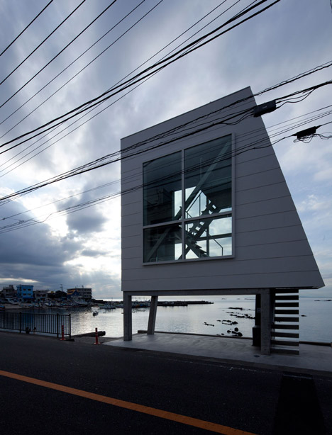 Window House by Yasutaka Yoshimura Architects