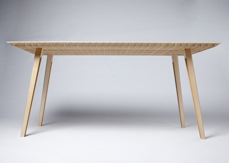 Wooden table by Ruben Beckers weighs just 4.5 kilograms