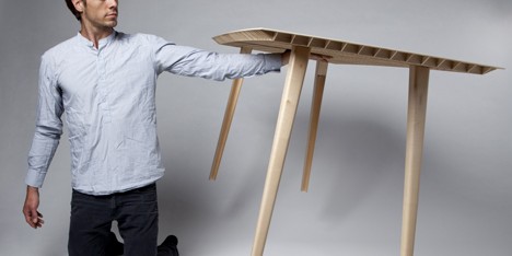 Wooden table by Ruben Beckers weighs just 4.5 kilograms