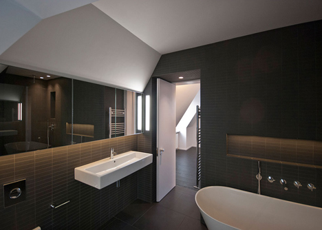 Cascade House by PATALAB Architecture