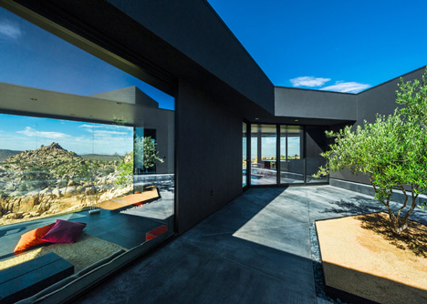 Oller & Pejic's Desert House designed to look "like a shadow"