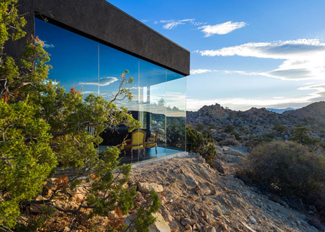 Oller & Pejic's Desert House designed to look "like a shadow"