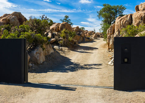 Oller & Pejic's Desert House designed to look "like a shadow"