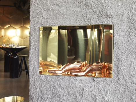 Tom Dixon completes Éclectic restaurant in Paris