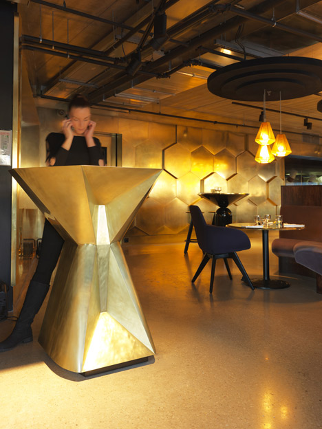 Tom Dixon completes Éclectic restaurant in Paris