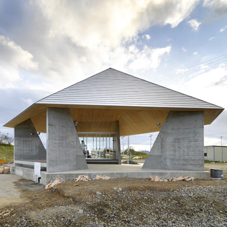 Yang Zhao completes fishermen’s pavilion for Toyo Ito’s post-tsunami reconstruction project