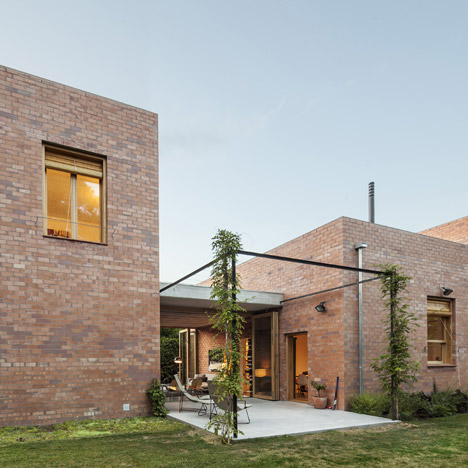 House 1101 by H Arquitectes has rooms that double as sheltered patios
