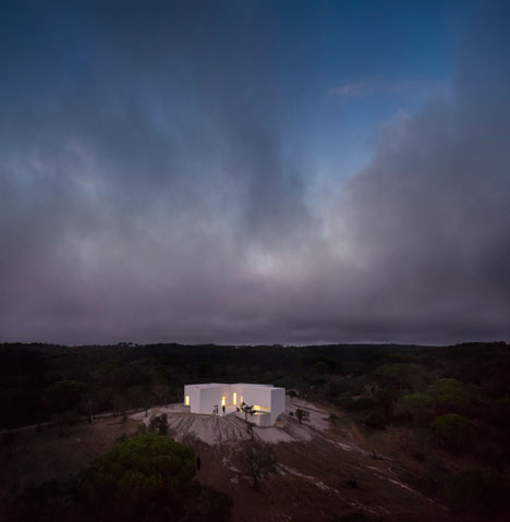 House in Fontinha by Manuel Aires Mateus