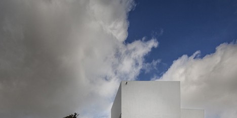 House in Fontinha by Manuel Aires Mateus