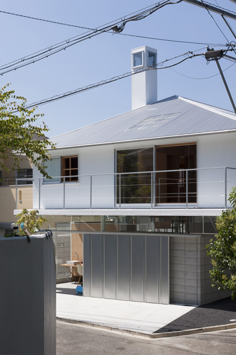 House in Kawanishi by Tato Architects based on Australia's "Queenslander" dwellings