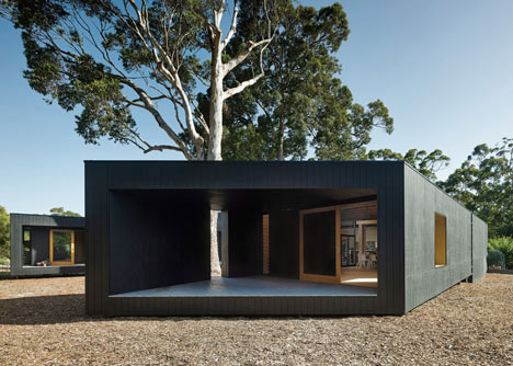 Karri Loop House by MORQ