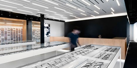 La SHED Architecture separates eye clinic into black and white zones