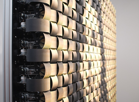 Mechanical Mirrors By Daniel Rozin_Weave Mirror_dezeen_3