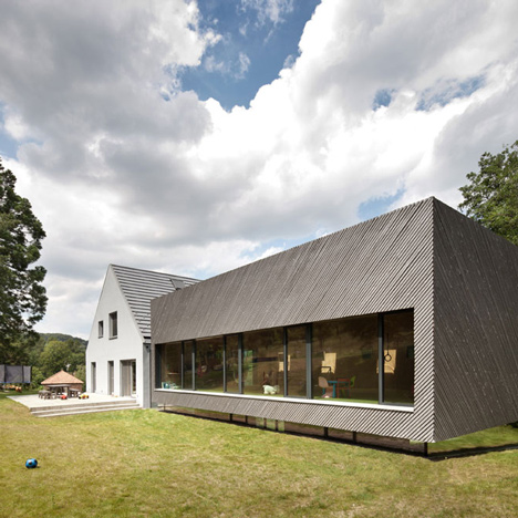 Multi family house in Eichgraben by Franz Architekten