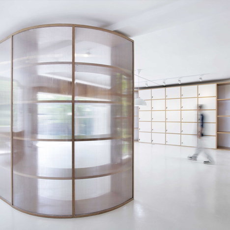 Office renovation by Daipu Architects
