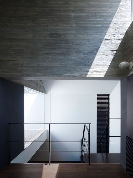 Shirokane House by MDS